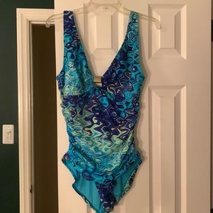 Jantzen - Size 12 one piece keyhole top